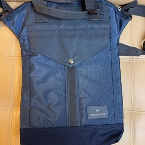 Victorinox Altmont 3.0 Slimline Vertical Laptop Bag Model: 32389701